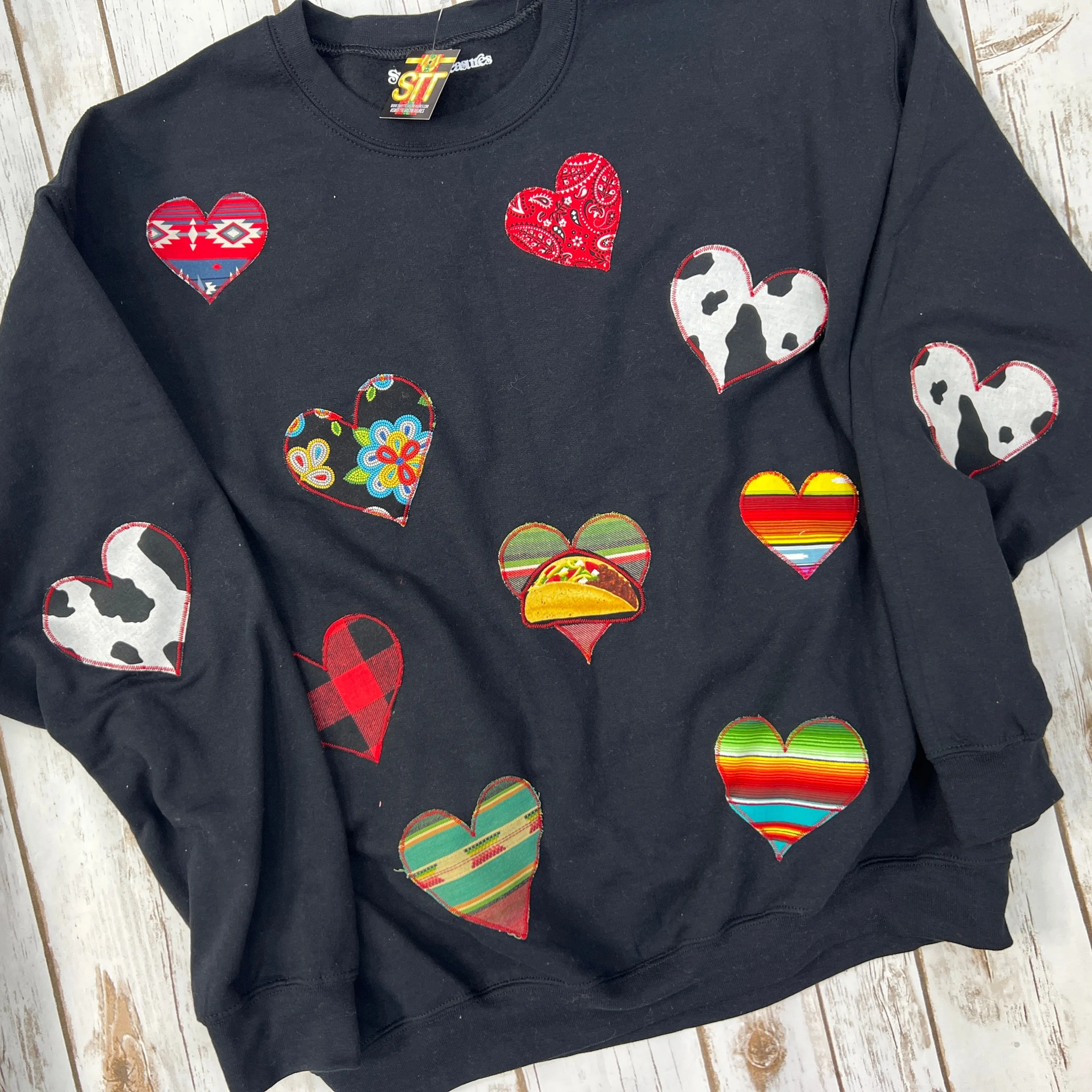All Over Heart Pullover [Black]