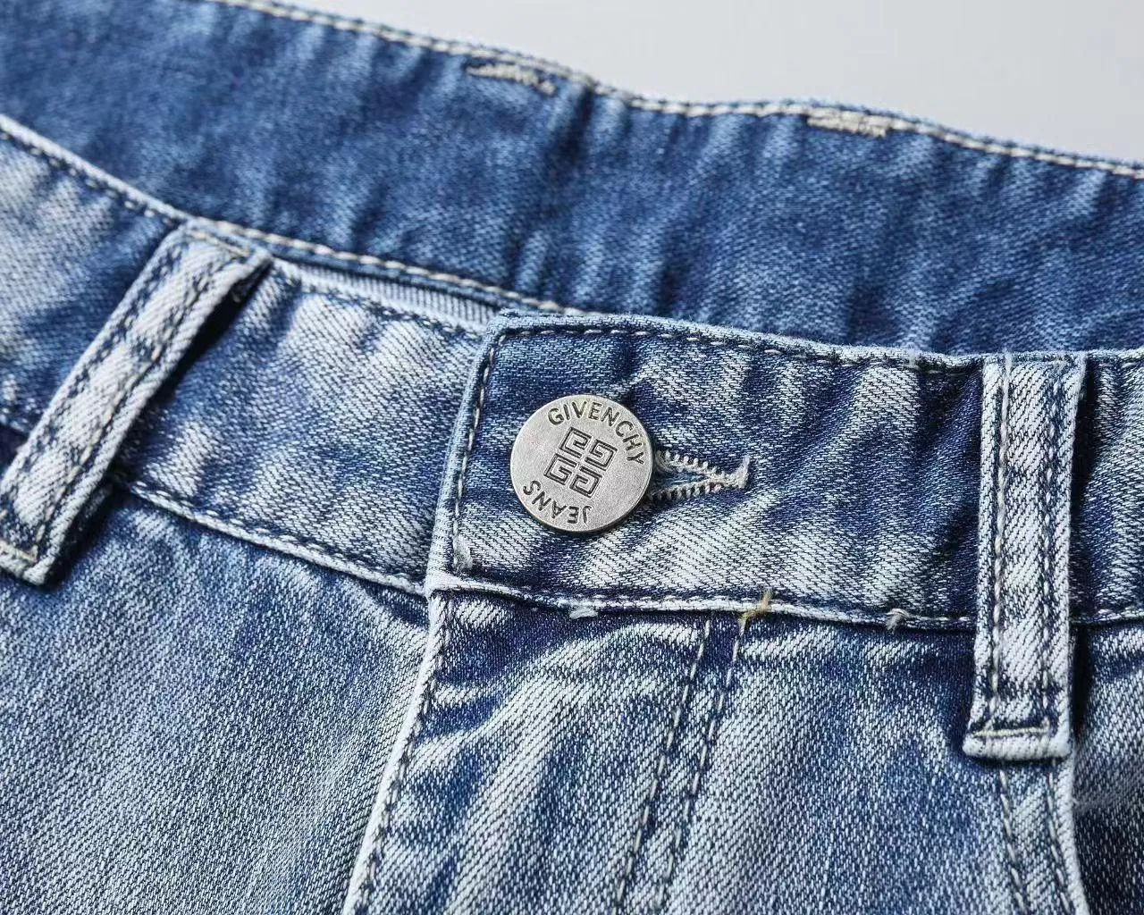 Givenchy Jeans