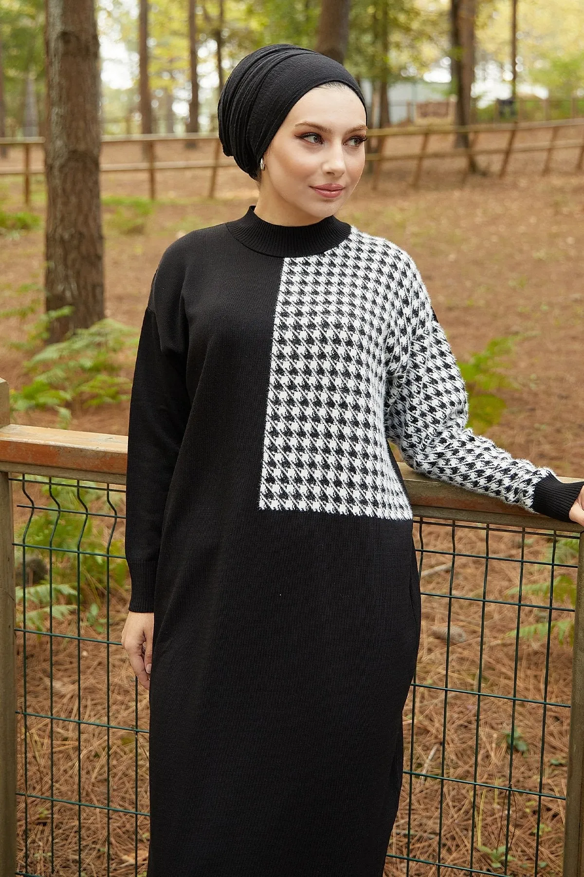 MDS Women Amelia Sleeve Chevron Patterned Knit Dress - Black - Forlì