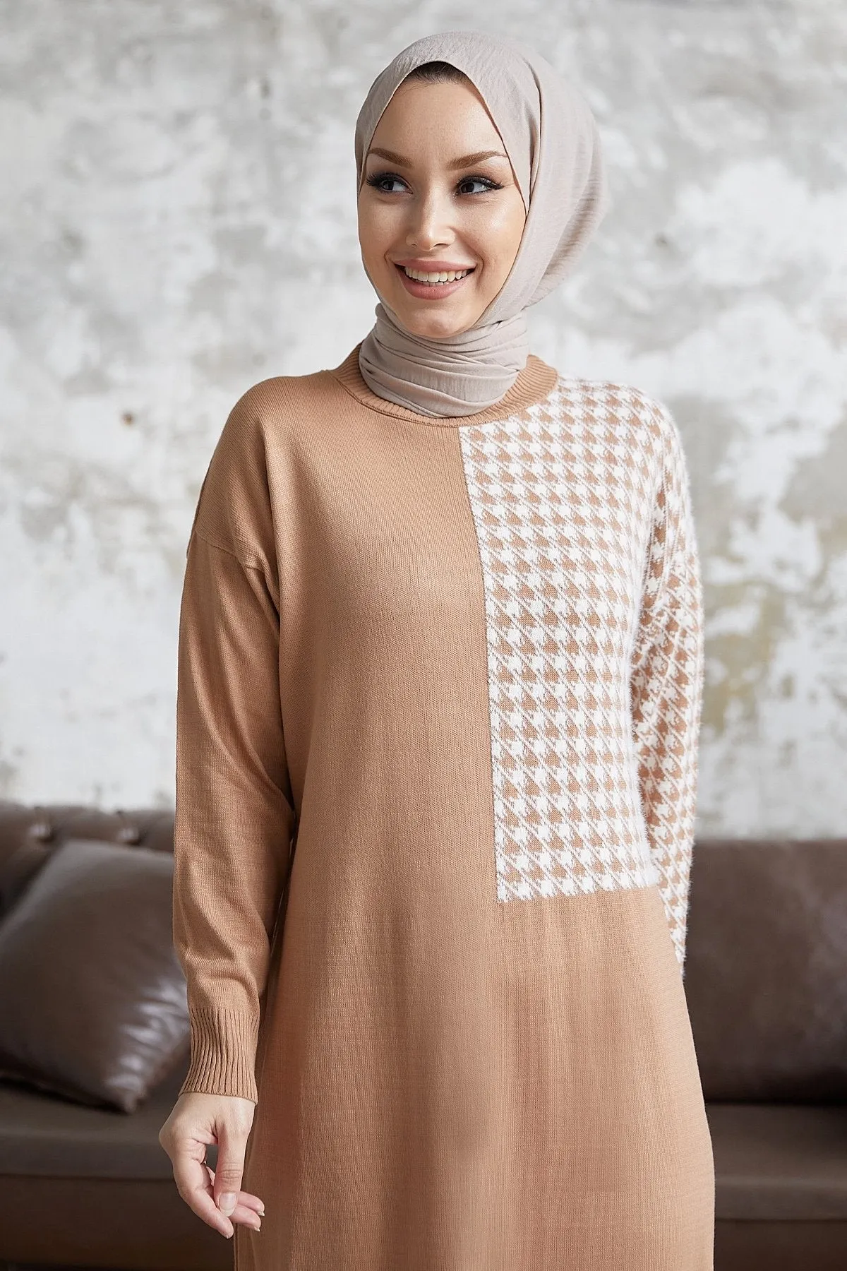 MDS Women Amelia Sleeve Chevron Patterned Knit Dress - Camel - Welwyn Garden City