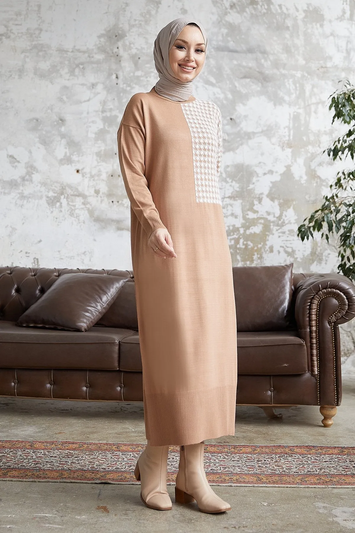 MDS Women Amelia Sleeve Chevron Patterned Knit Dress - Camel - Welwyn Garden City