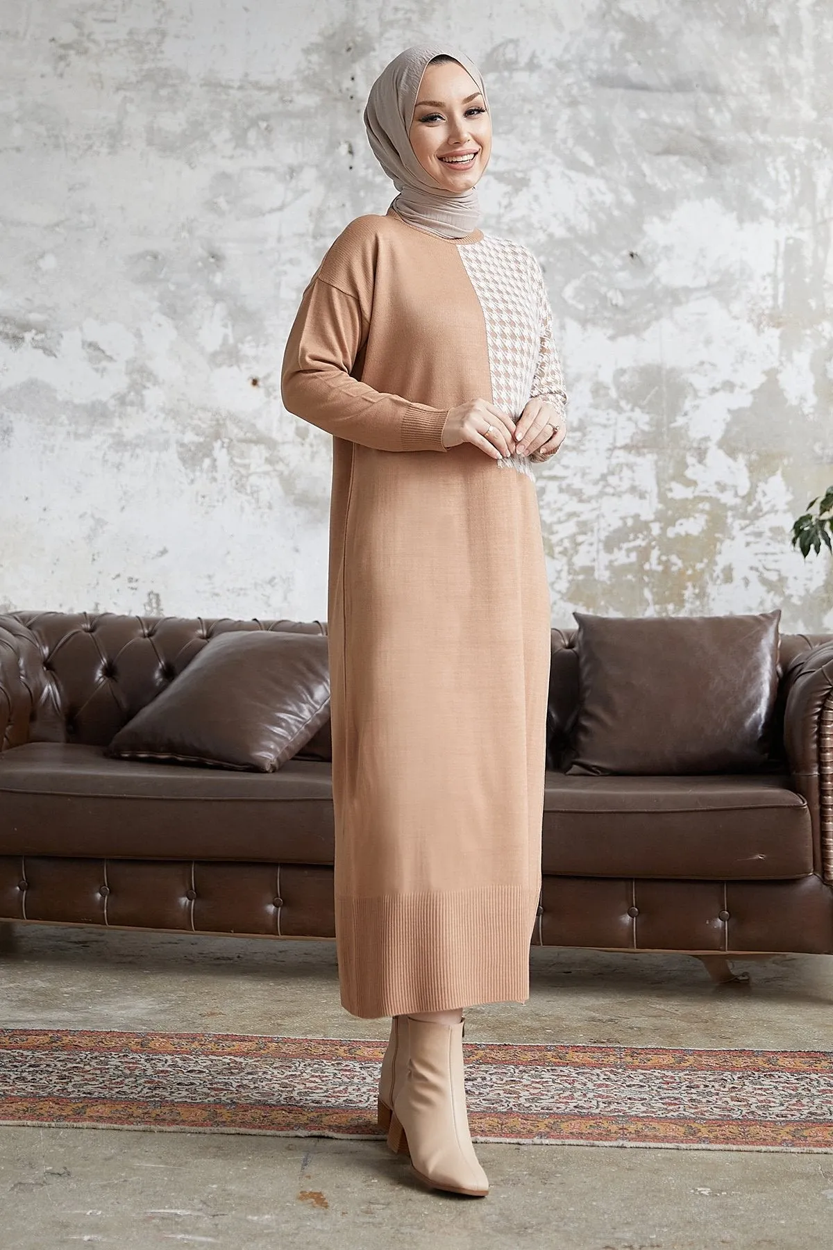 MDS Women Amelia Sleeve Chevron Patterned Knit Dress - Camel - Welwyn Garden City