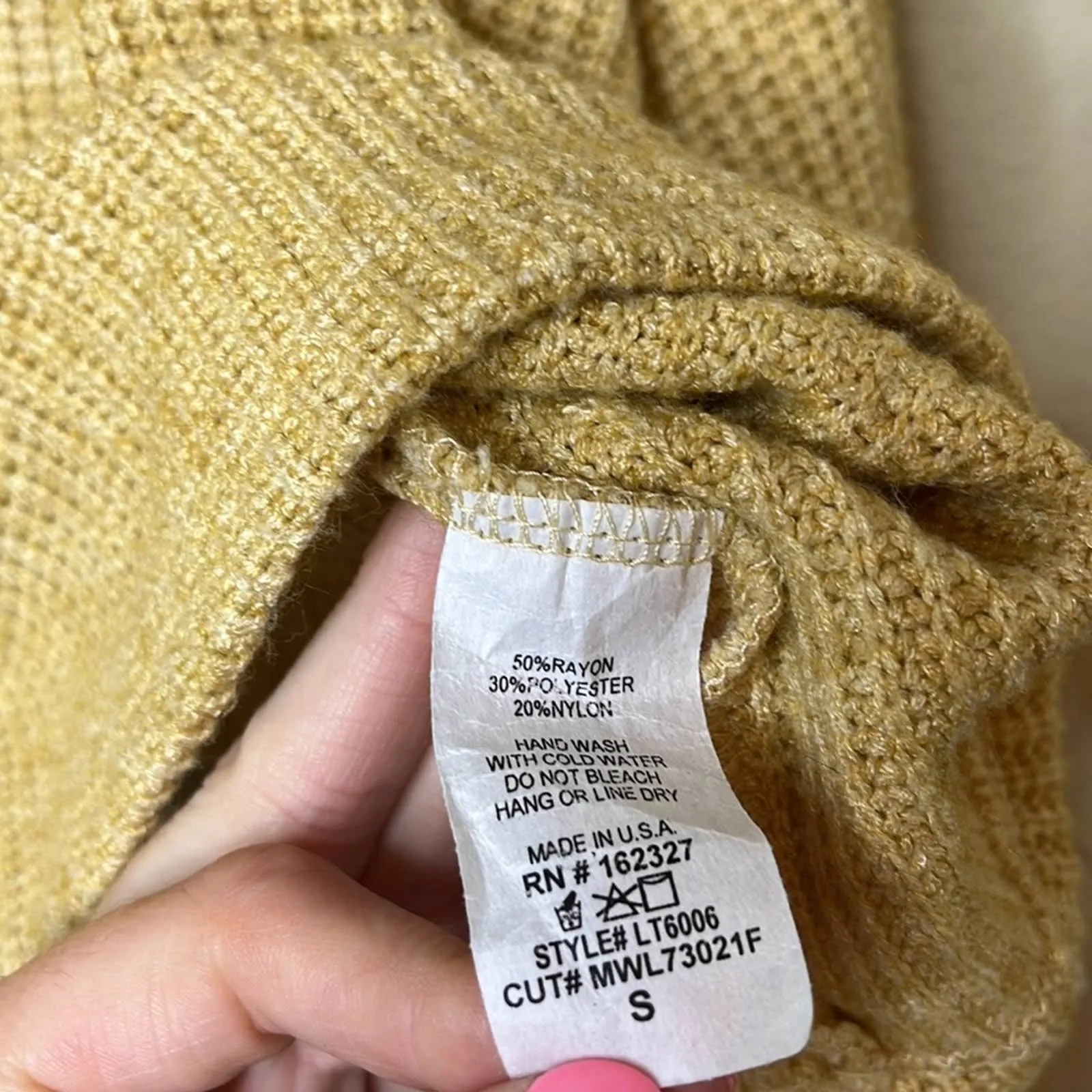 Small Made With Love Yellow Gold Floppy Collared V-Neck Knit Crop Top Sweater