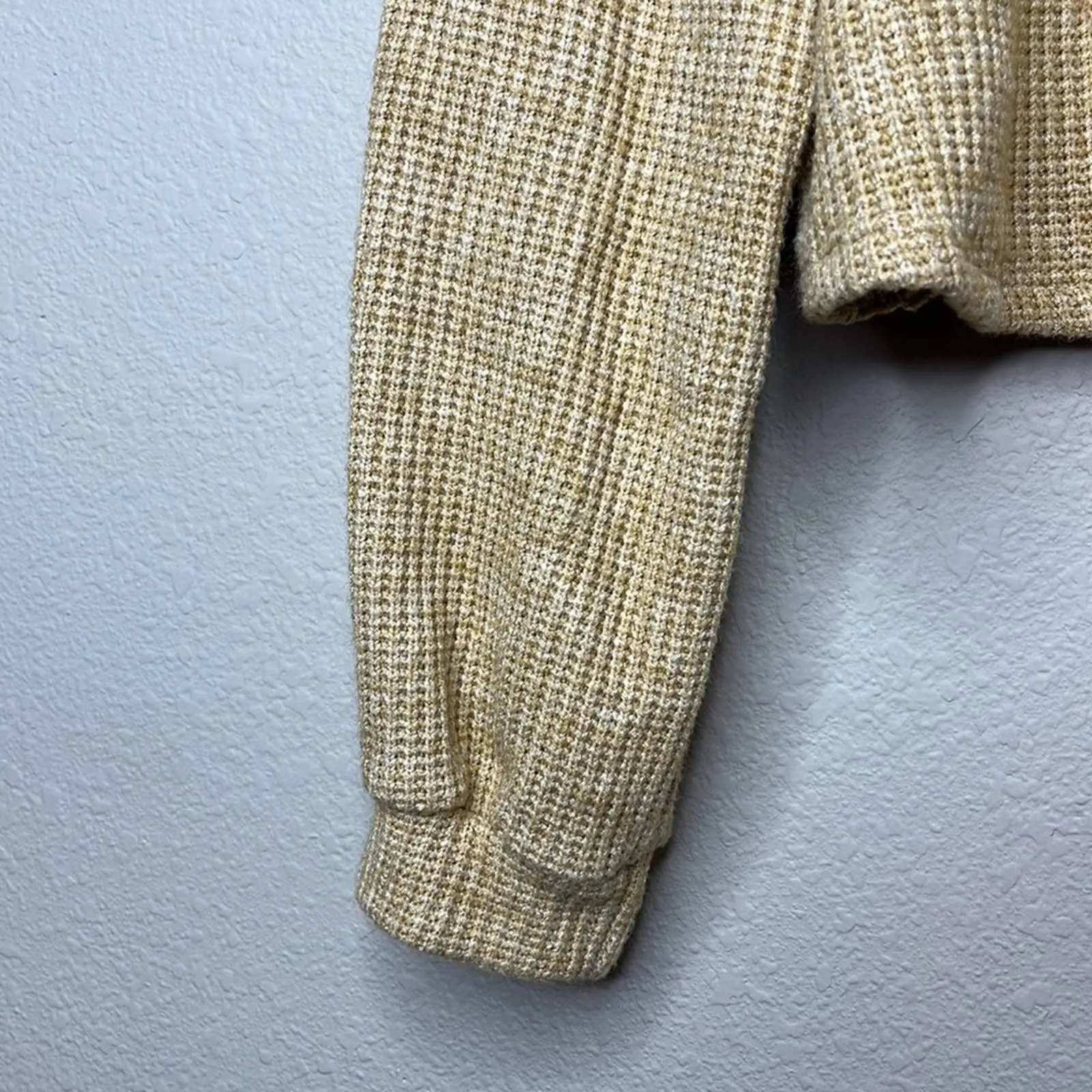 Small Made With Love Yellow Gold Floppy Collared V-Neck Knit Crop Top Sweater