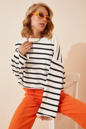 Women-s Black and White Striped Oversize Crop Knitwear Sweater