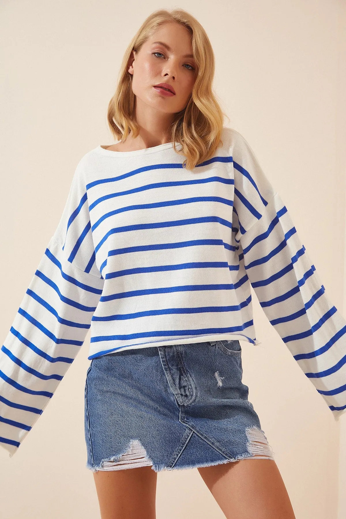 Women-s Black and White Striped Oversize Crop Knitwear Sweater